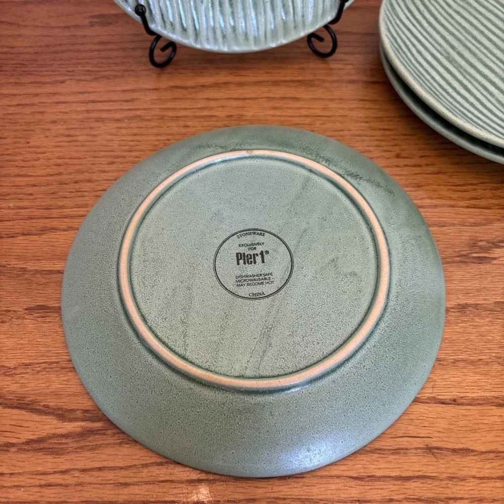 Pier 1 Per210 Two Tone Green Textured Body Stoneware 8